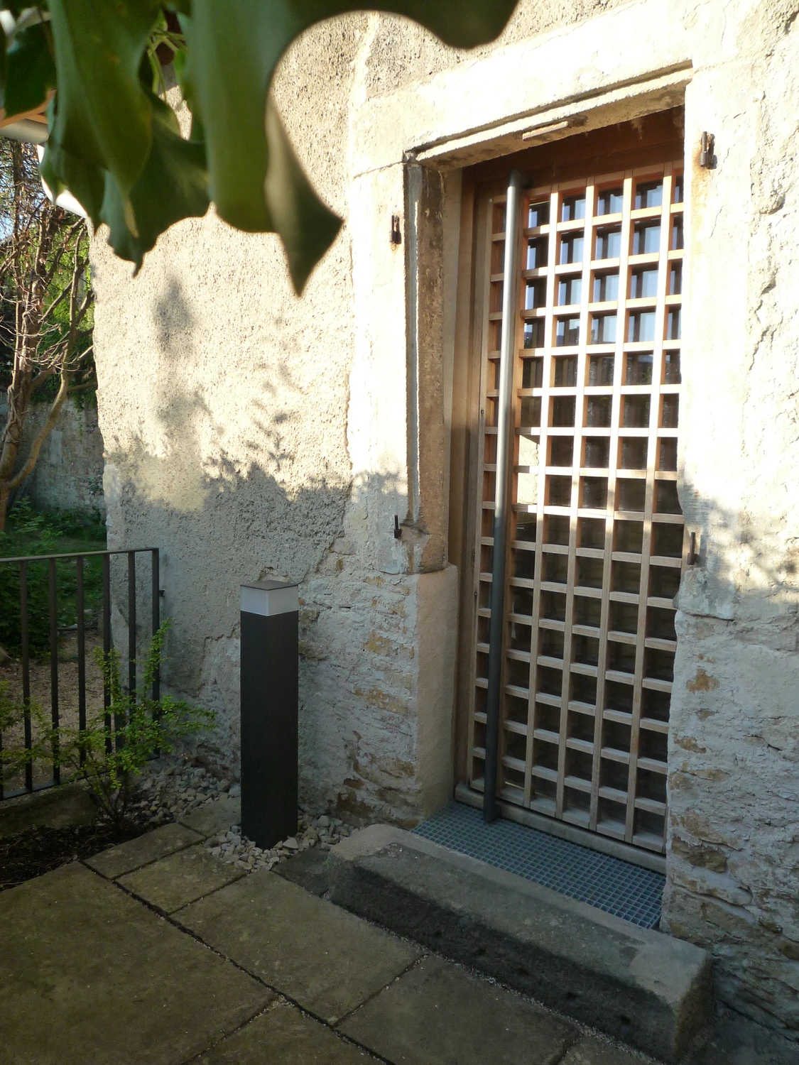 Schreinerei - Maßgefertigte Holzarbeiten - Außentüren aus Holz