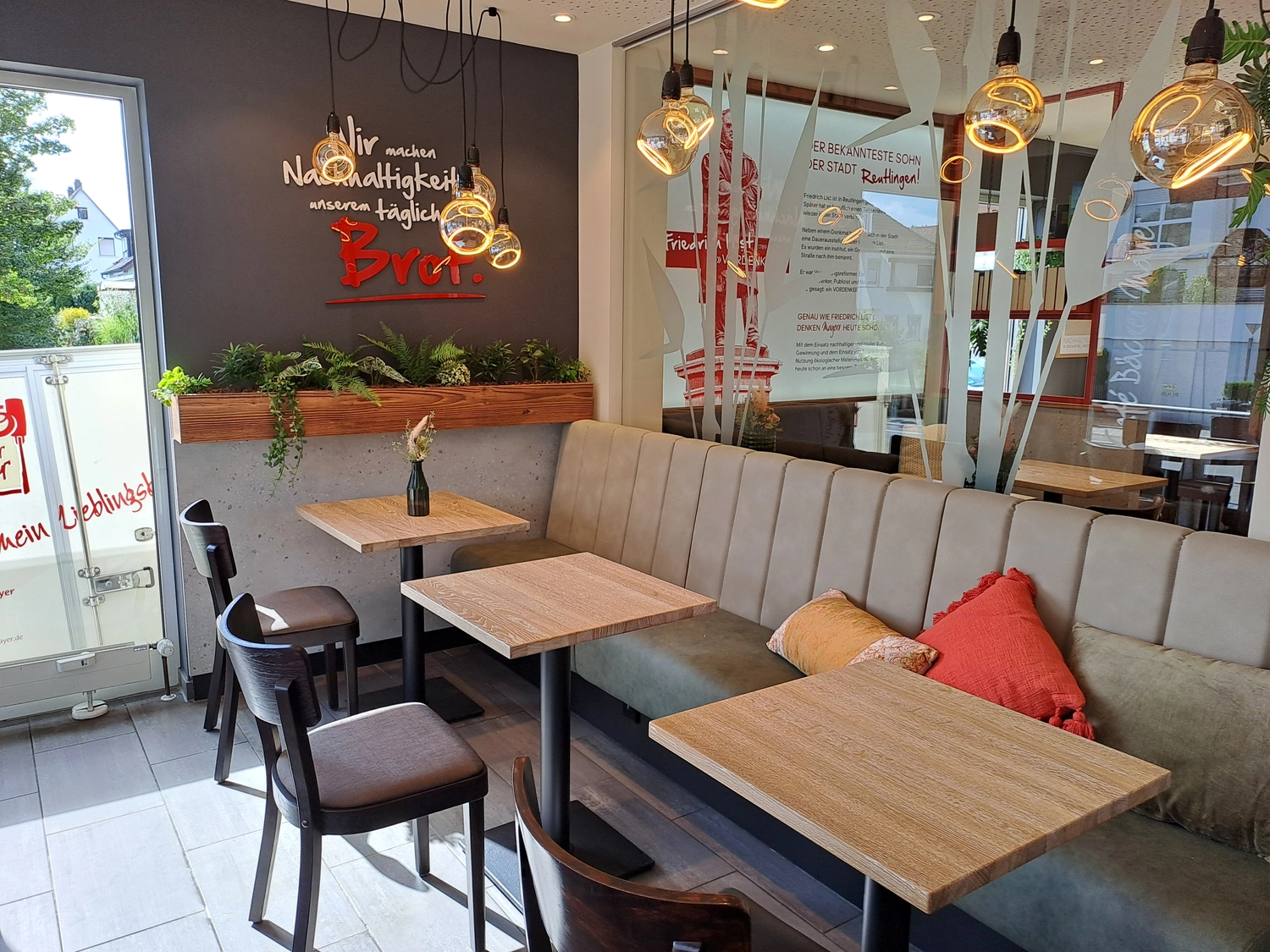 Schreinerei - Maßgefertigte Holzarbeiten -  Holzmöbel